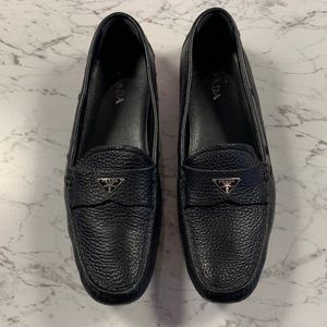 Prada black safiano leather driver size 40